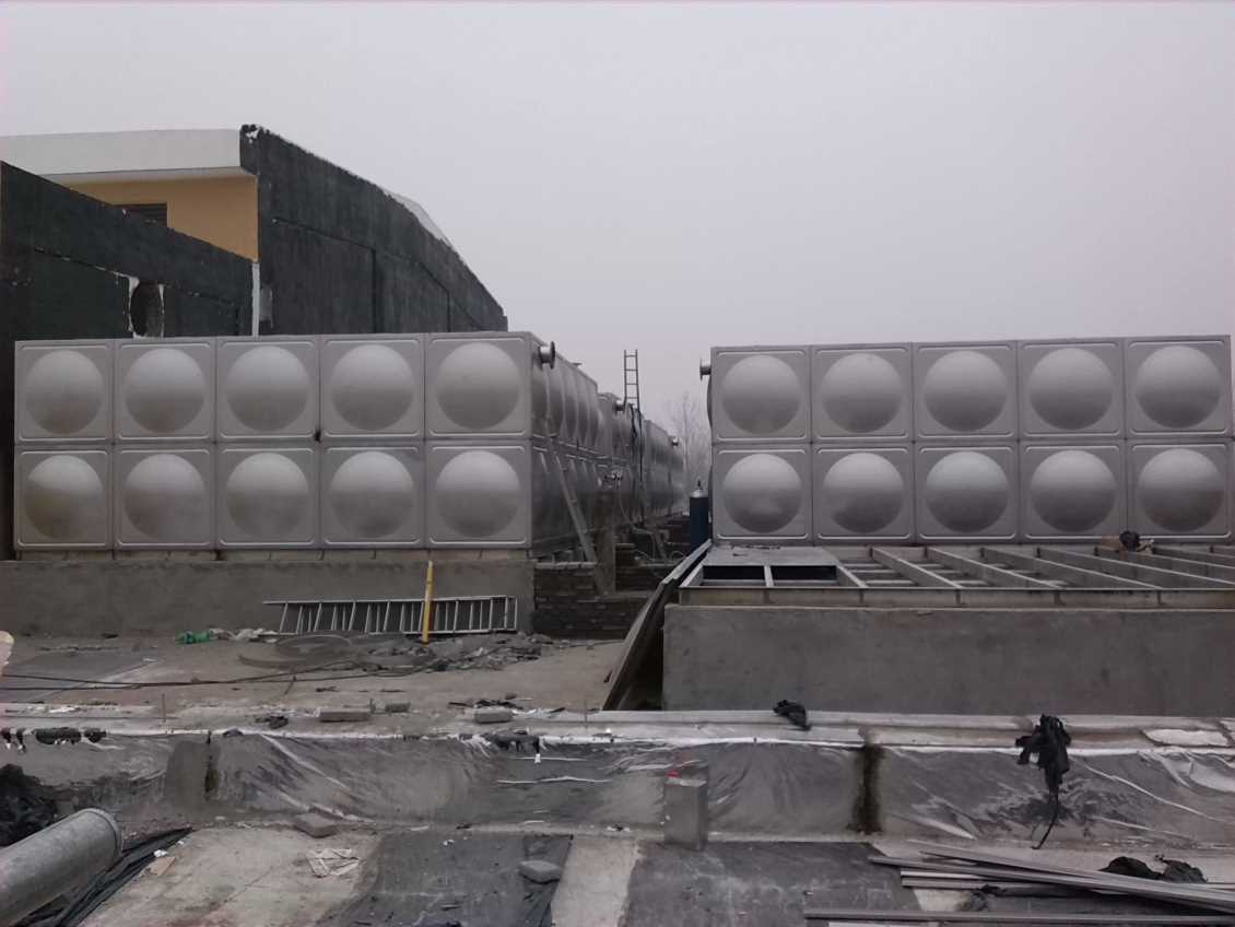 換熱器機組廠家分享一下板式換熱機優(yōu)勢？